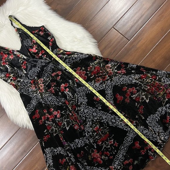 Anthropologie Black and Red Patterned Midi Dress - Picture 4 of 10